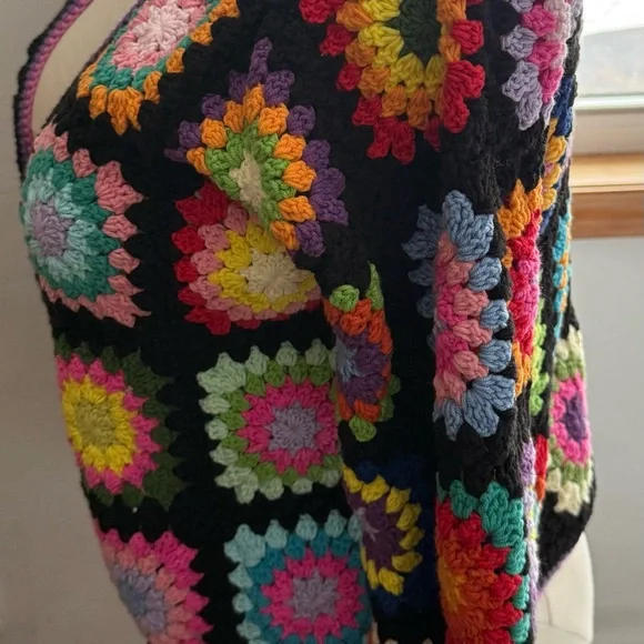 Women's new handmade crochet medium granny square cardigan - Picture 5 of 6